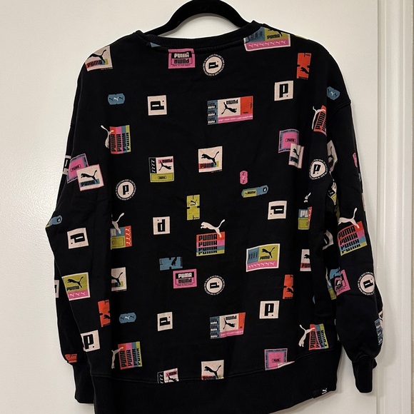 Puma Women's love oversized AOP crew neck sweatshirt sz small - Picture 6 of 6